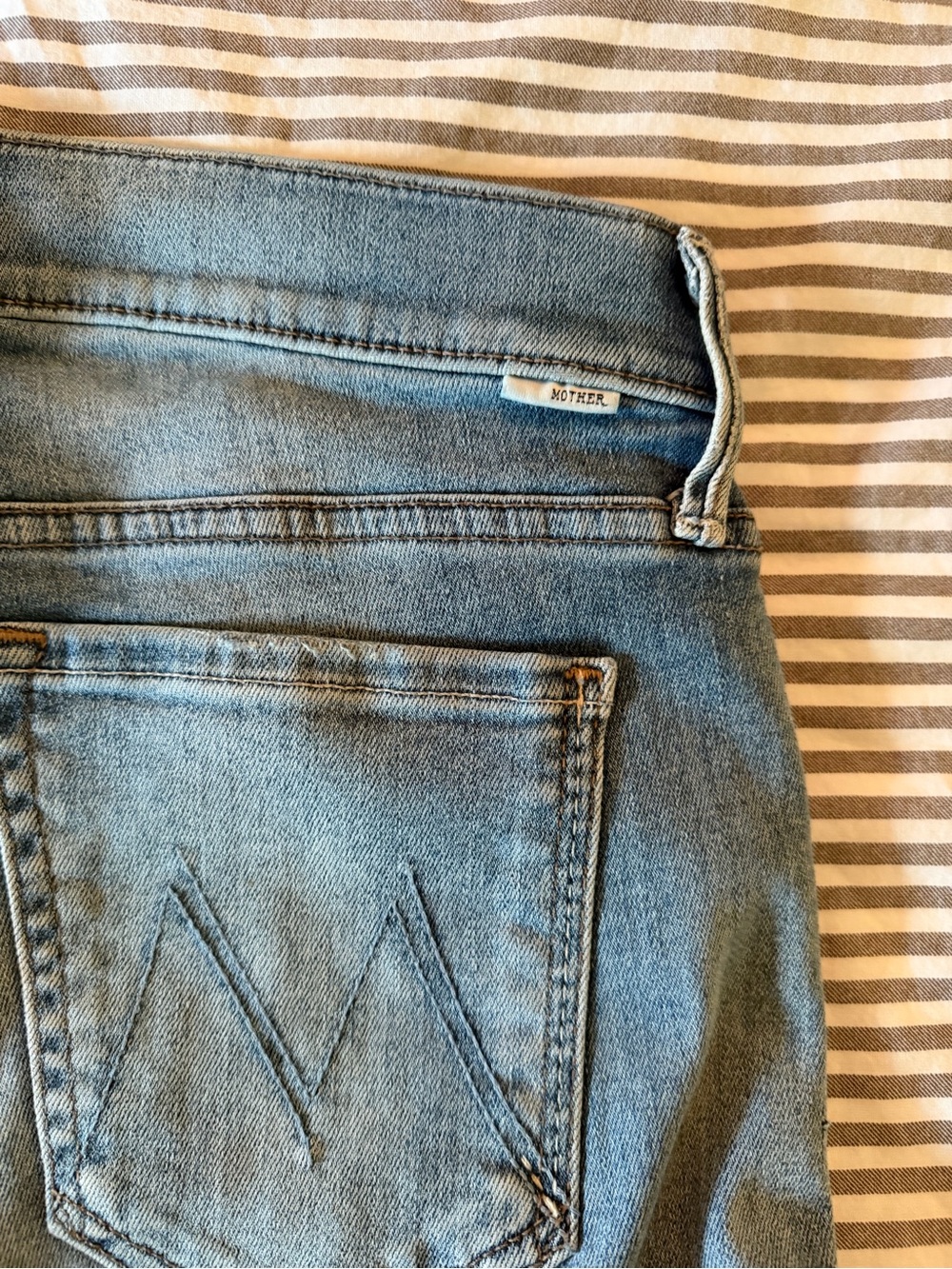 MOTHER Light Blue Denim Jeans with Faded Finish - Picture 4 of 5